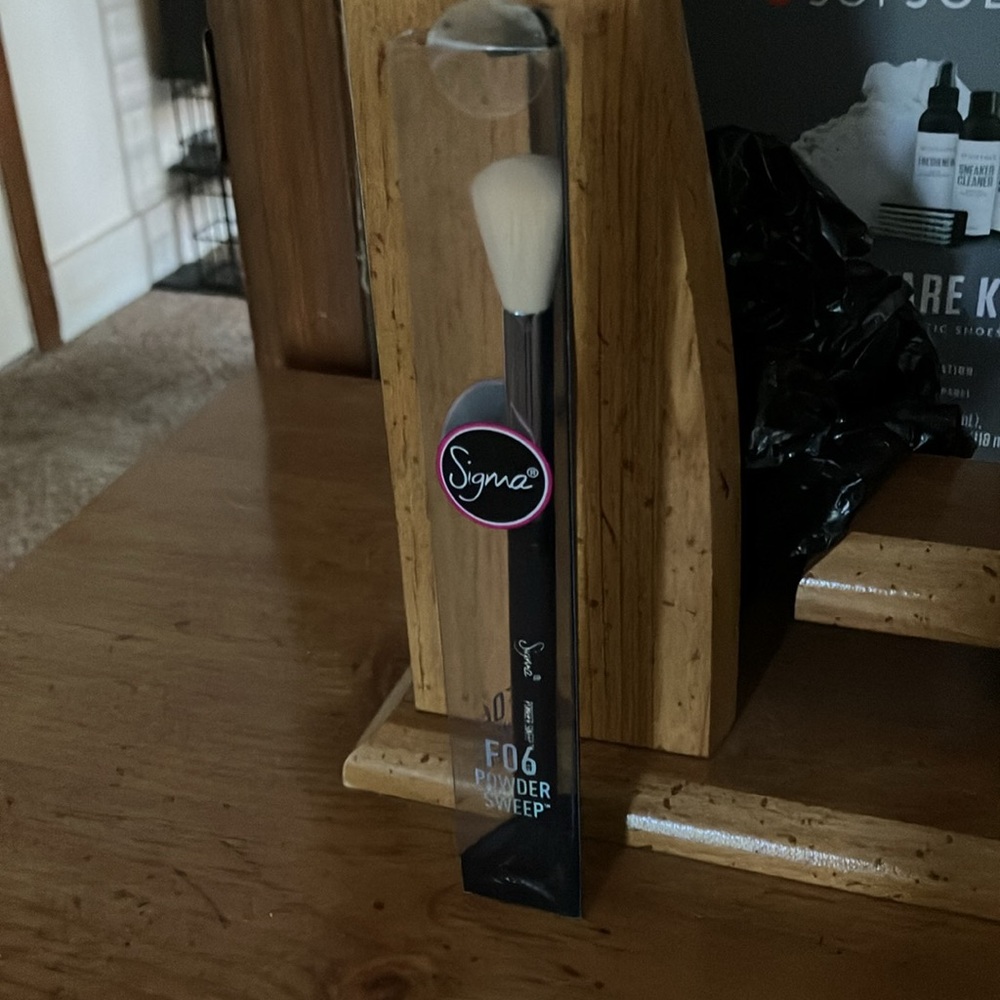 Sigma F06 powder sweep and setting brush